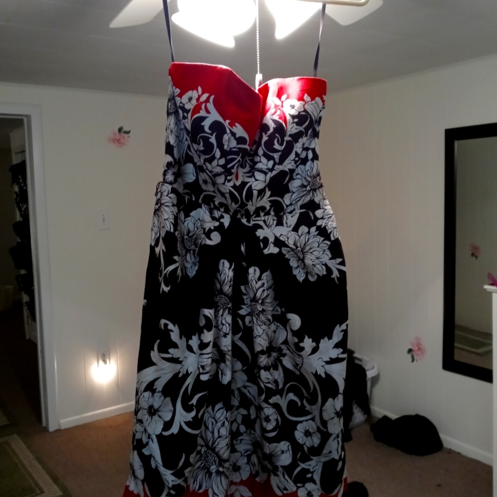 White House Black Market Strapless mini dress